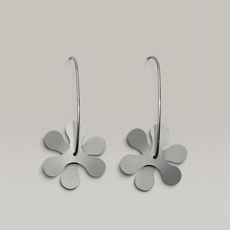 The Propellor Curve Earrings in Silver