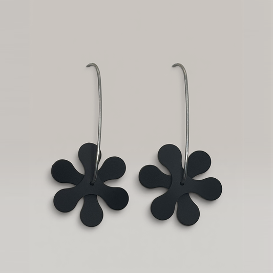 The Propellor Curve Earrings in Black