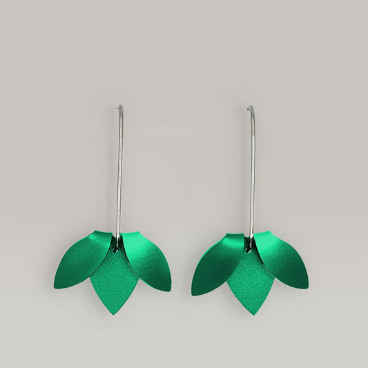 The Flip Point Earrings in Emerald