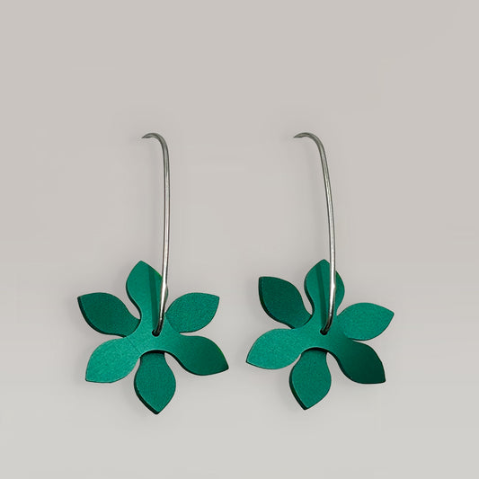 The Propellor Point Earrings in Emerald