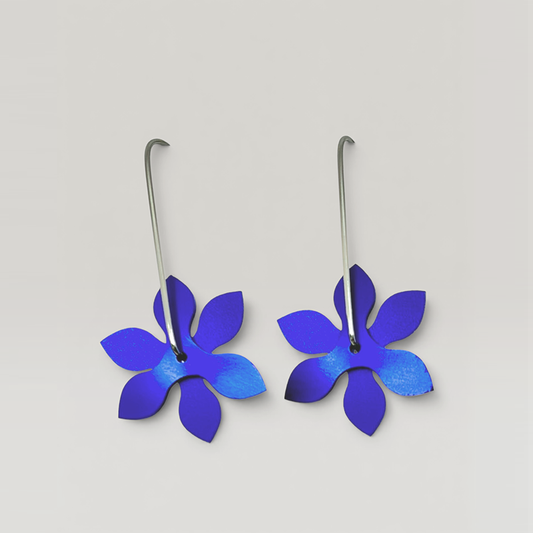 The Propellor Point Earrings in Deep Blue