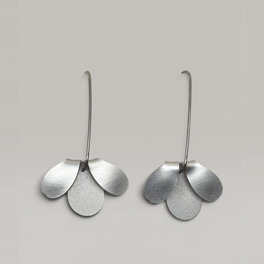 The Flip Curve Earrings in Silver