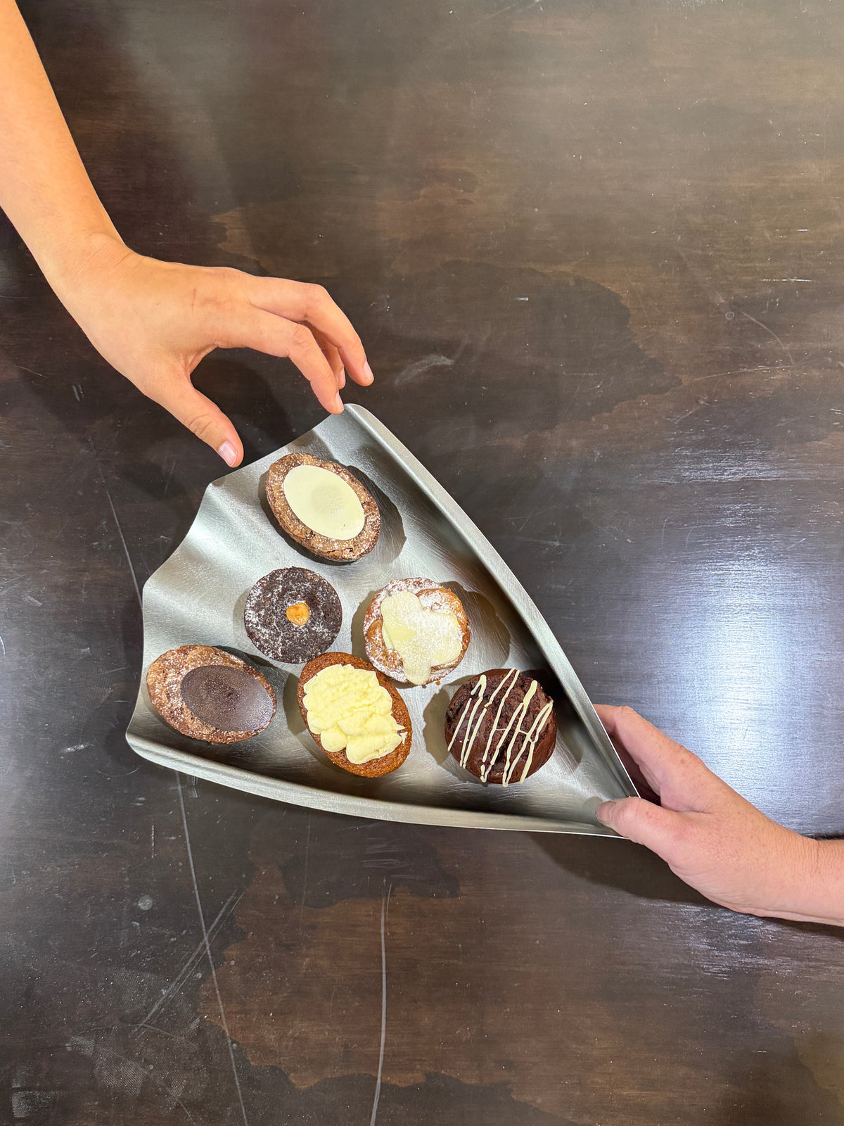 The Gingko Platter in Charcoal