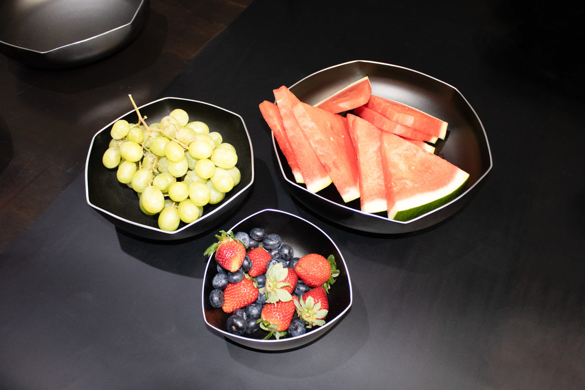 The Bowls in Black