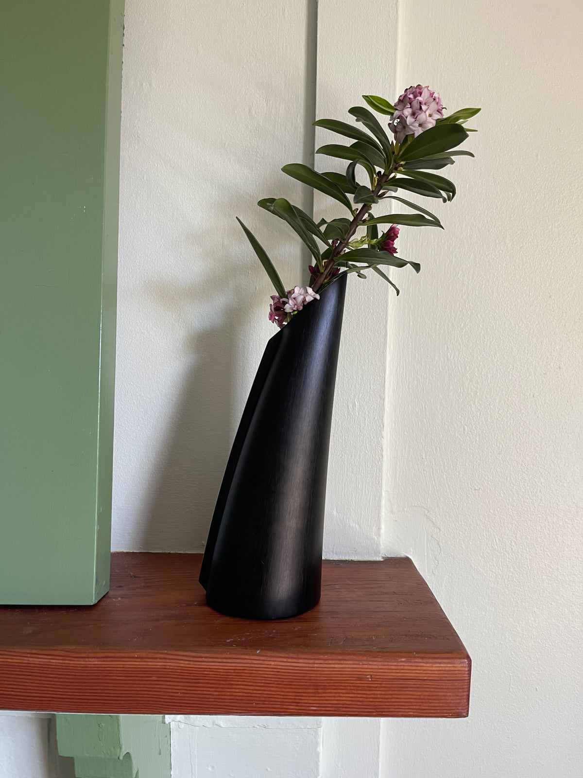 The Single Stem Vase in Black