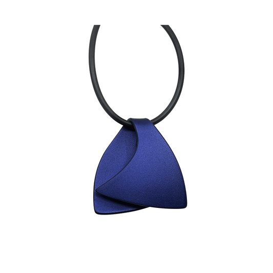 The Leaf Neckpiece in Blue