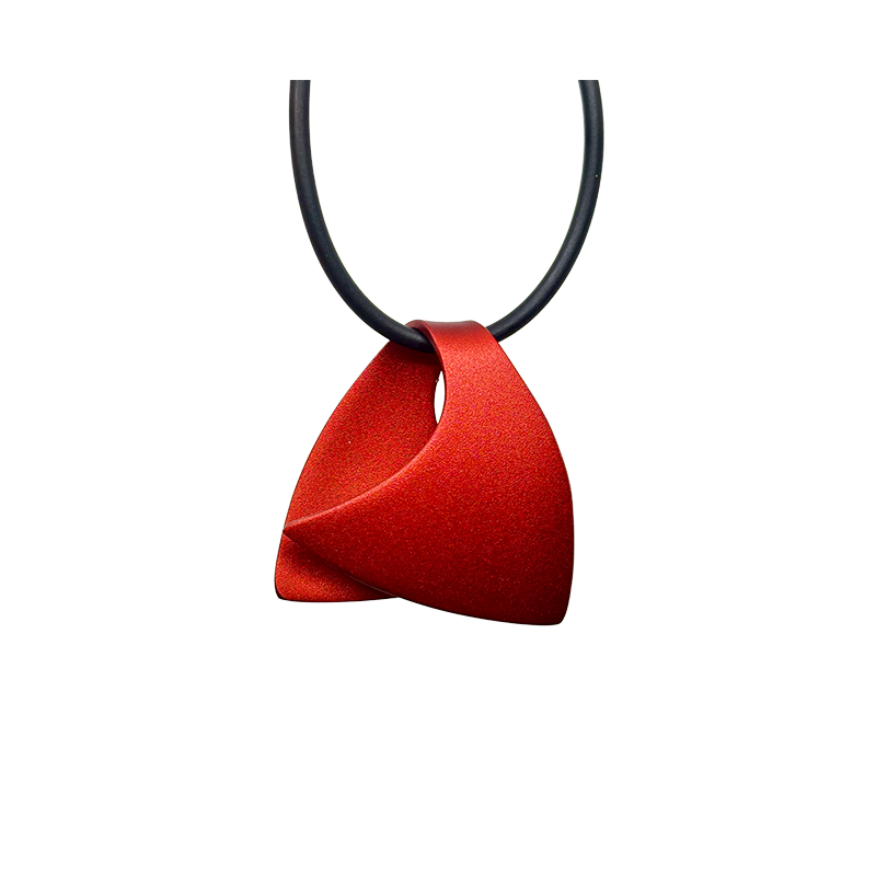 The Leaf Neckpiece in Red