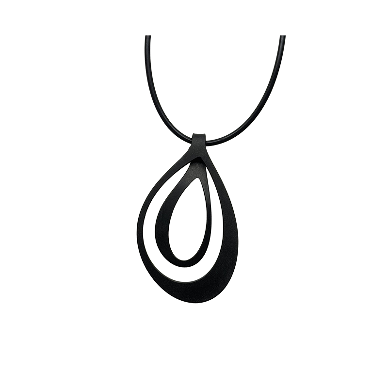 The Loop Neckpiece Oval in Black