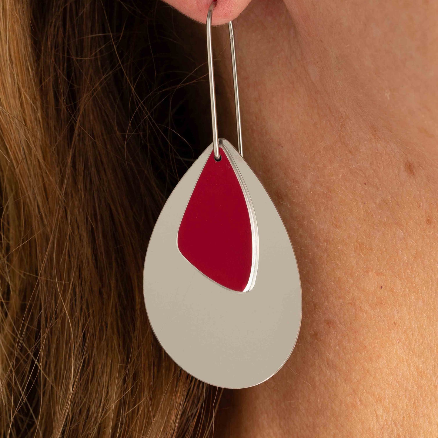 The Droplet Earring Oval in Stainless Steel with Bordeaux