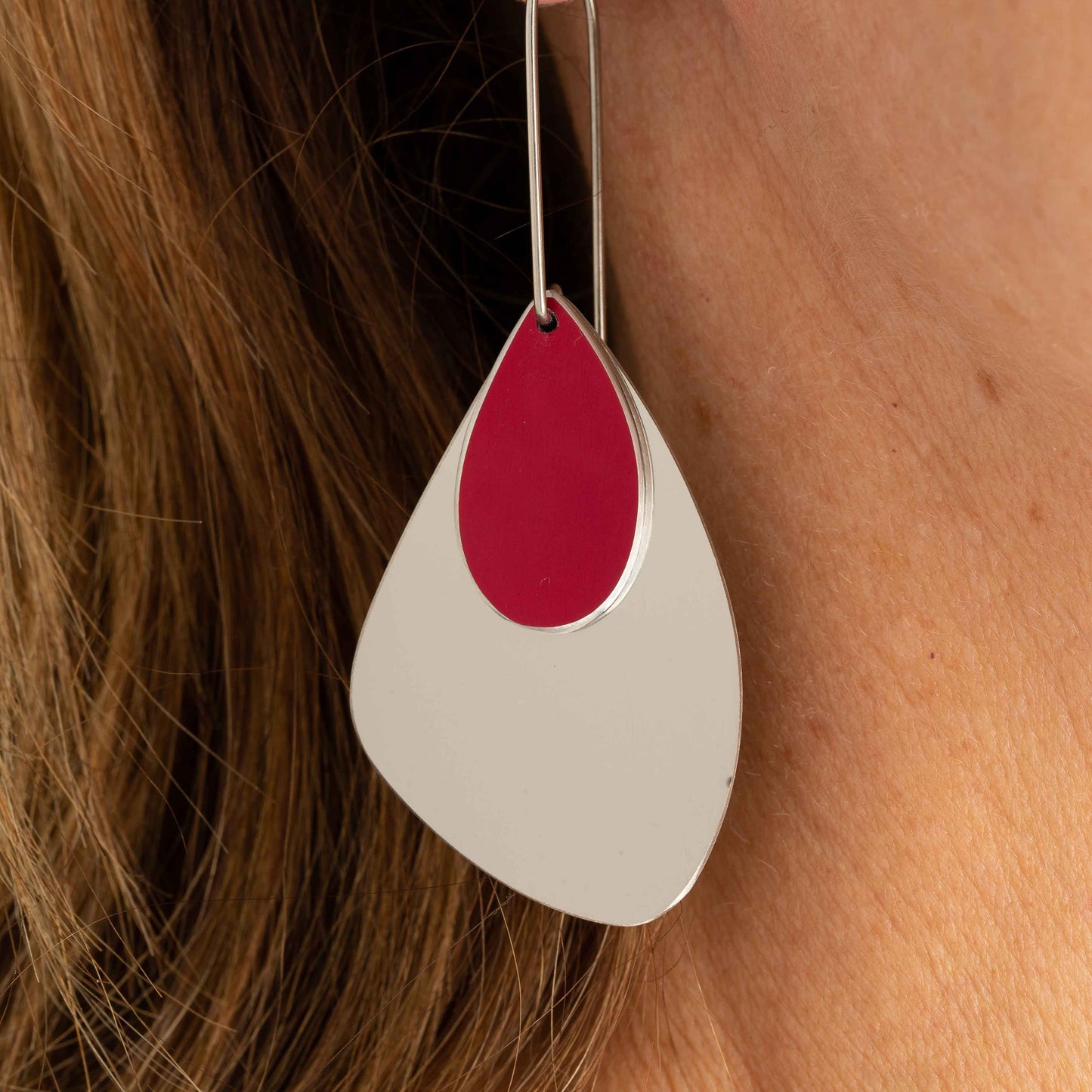 The Droplet Earring Angle in Stainless Steel with Bordeaux